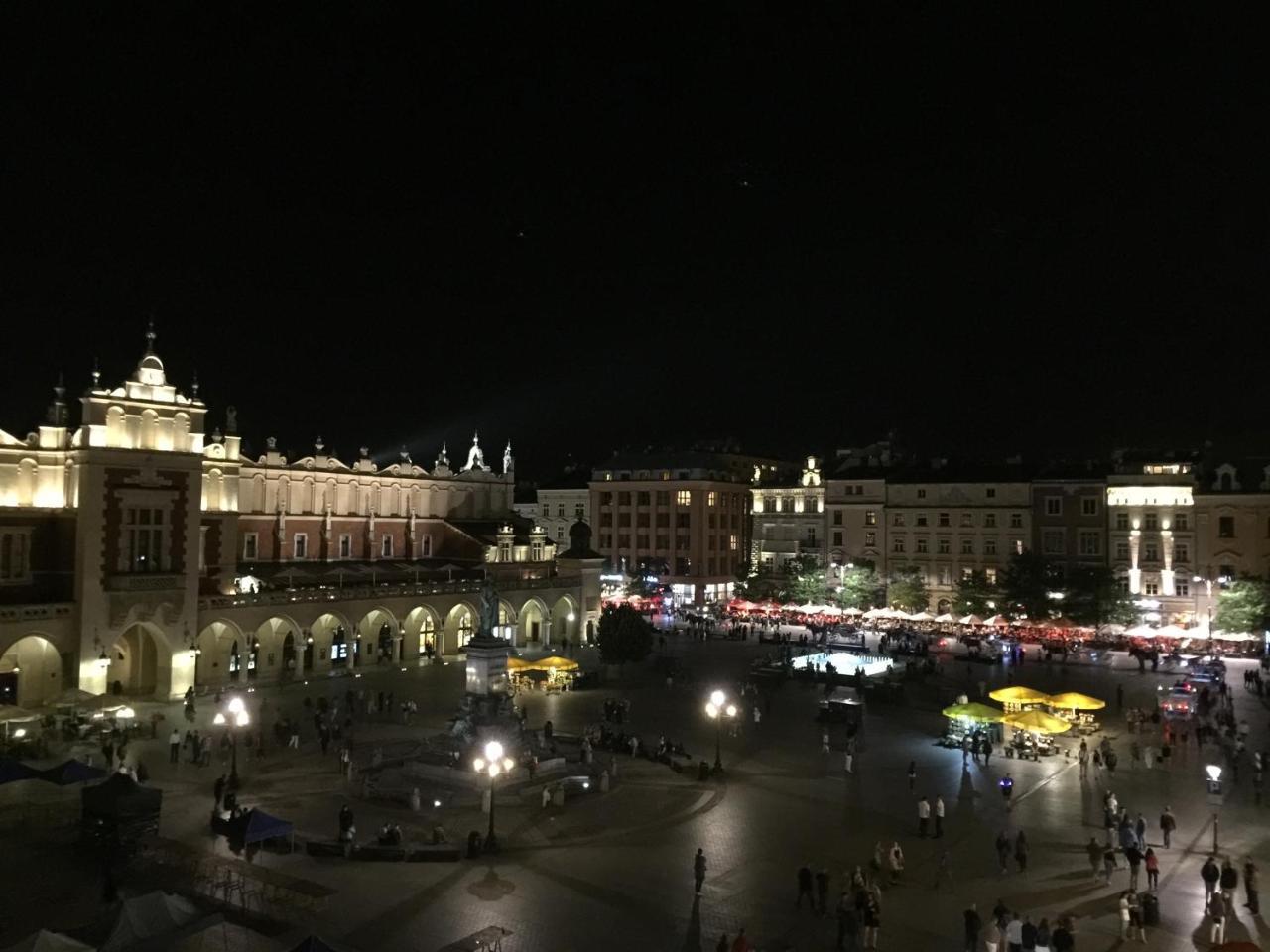 Luxury In The Heart Of The Old Town Апартаменти